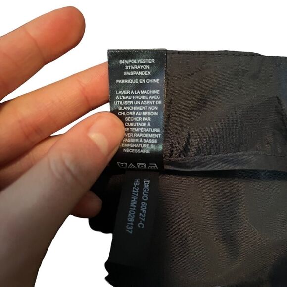 NWT! Harvé Bernard navy basic shorts. Size 6 - Picture 6 of 9